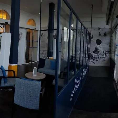 Hotel Windsor Contact 3*