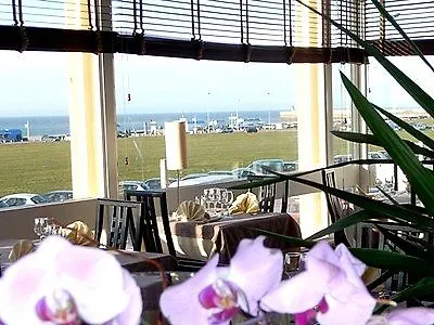 Hotel Windsor Contact 3*