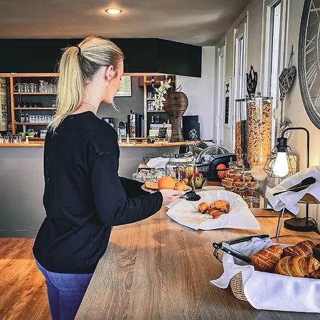 Windsor Contact Hotel 3*