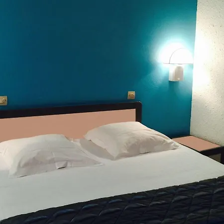 Hotel Windsor Contact 3*